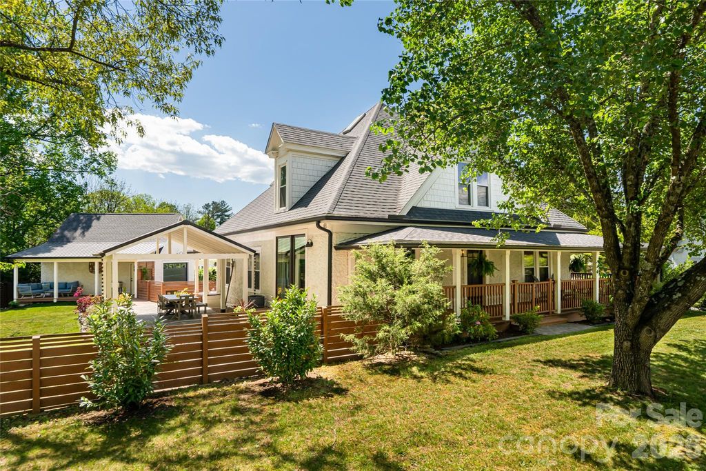 19 Neely Road, Brevard, NC 28712