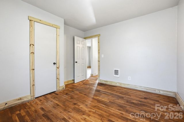 1716 Catherine Simmons Avenue, Charlotte, NC 28216