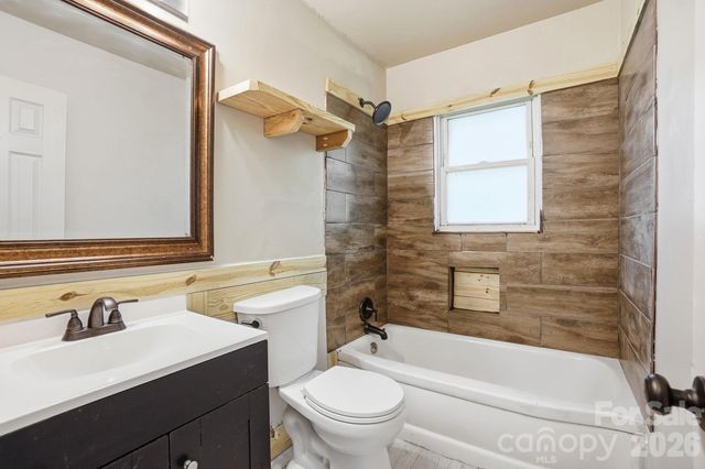 1716 Catherine Simmons Avenue, Charlotte, NC 28216