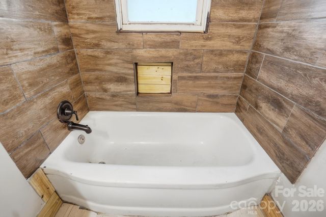 1716 Catherine Simmons Avenue, Charlotte, NC 28216