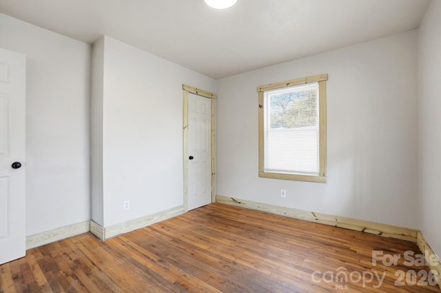 1716 Catherine Simmons Avenue, Charlotte, NC 28216