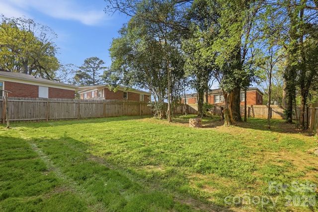 1716 Catherine Simmons Avenue, Charlotte, NC 28216