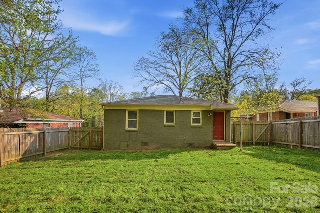 1716 Catherine Simmons Avenue, Charlotte, NC 28216
