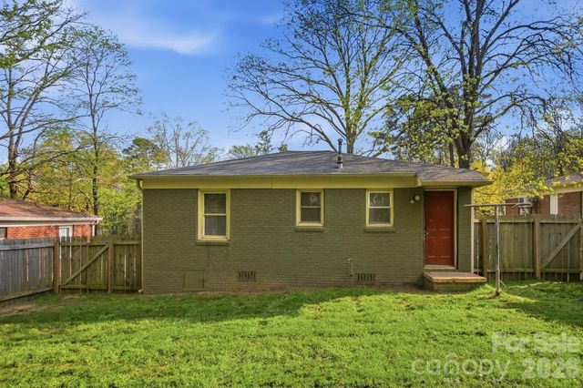 1716 Catherine Simmons Avenue, Charlotte, NC 28216