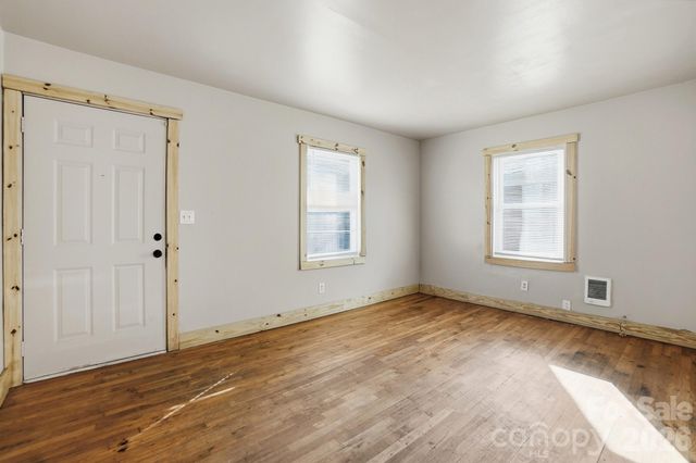 1716 Catherine Simmons Avenue, Charlotte, NC 28216