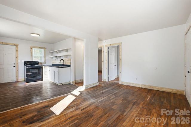 1716 Catherine Simmons Avenue, Charlotte, NC 28216