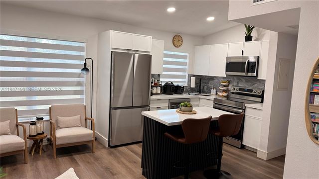 1108 SW 22nd Ter 0, Fort Lauderdale, FL 33312