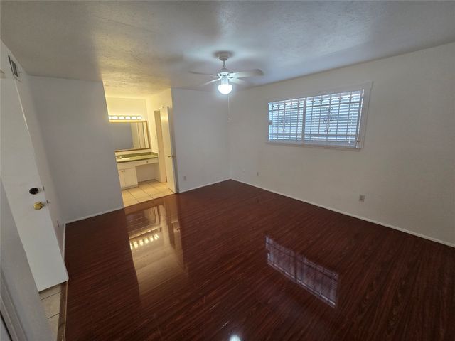 8071 Meadow Road 218, Dallas, TX 75231