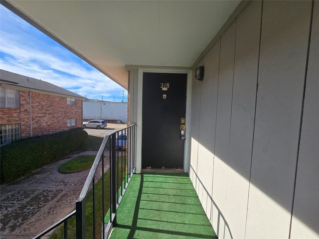 8071 Meadow Road 218, Dallas, TX 75231