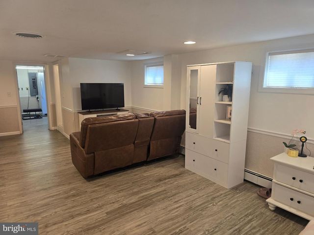 10614 FLOWER ST, Berlin, MD 21811