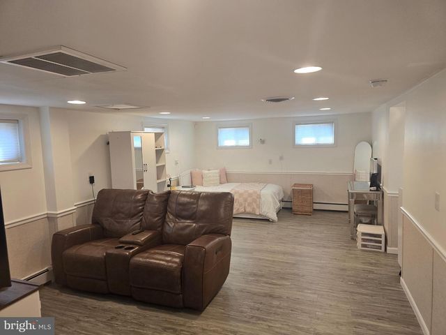 10614 FLOWER ST, Berlin, MD 21811