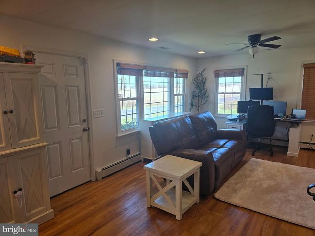 10614 FLOWER ST, Berlin, MD 21811