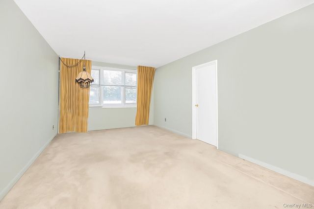 2 Sadore Lane 5U, Yonkers, NY 10710