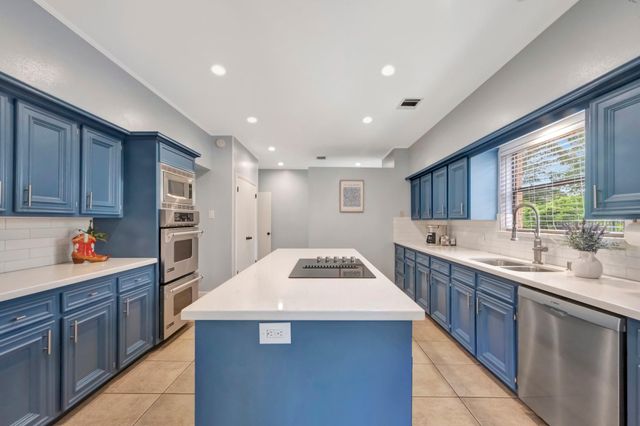 307 Crestwood Drive, El Lago, TX 77586
