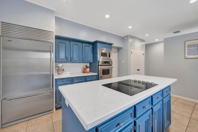 307 Crestwood Drive, El Lago, TX 77586