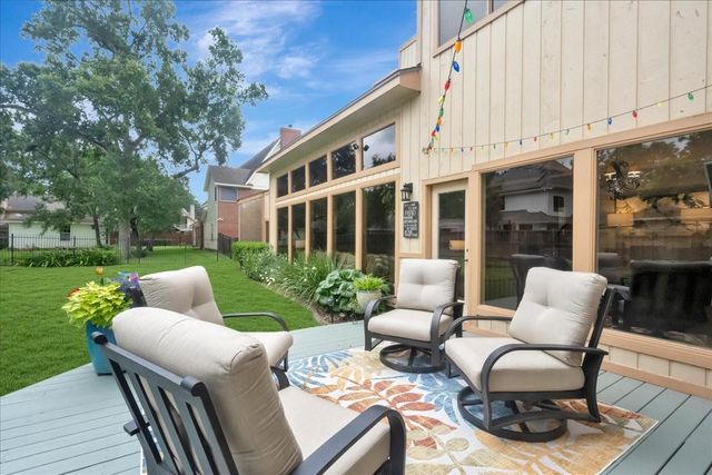 307 Crestwood Drive, El Lago, TX 77586