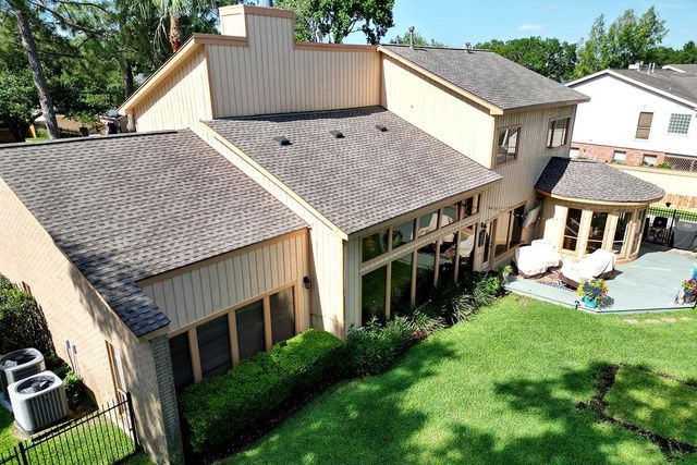 307 Crestwood Drive, El Lago, TX 77586