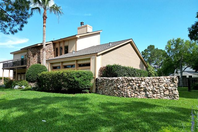 307 Crestwood Drive, El Lago, TX 77586