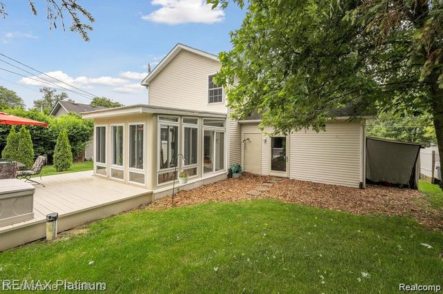 9297 6 Mile Road, Northville, MI 48168