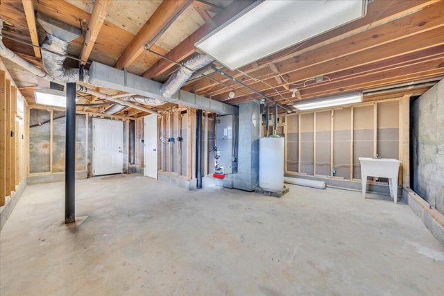 37 Springview CT, Troutville, VA 24175