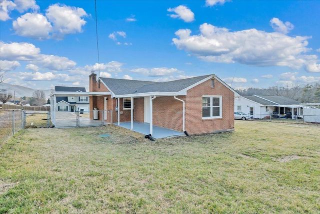 37 Springview CT, Troutville, VA 24175