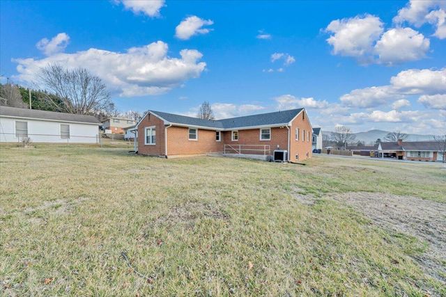 37 Springview CT, Troutville, VA 24175