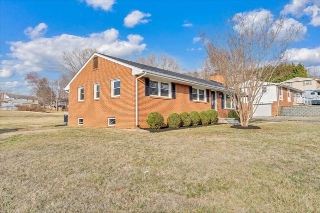37 Springview CT, Troutville, VA 24175