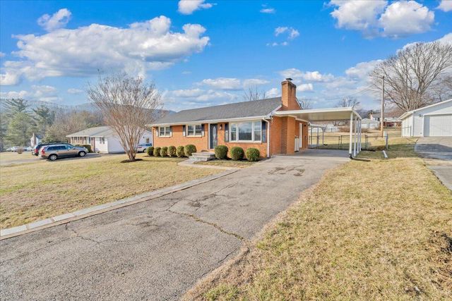 37 Springview CT, Troutville, VA 24175