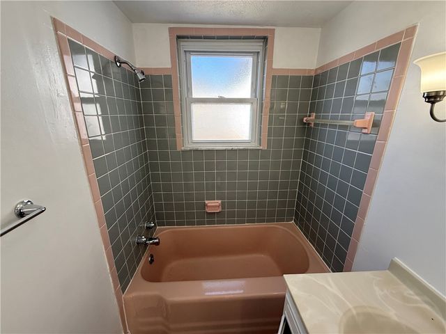 802 Boggs Ave, Mt Washington, PA 15211