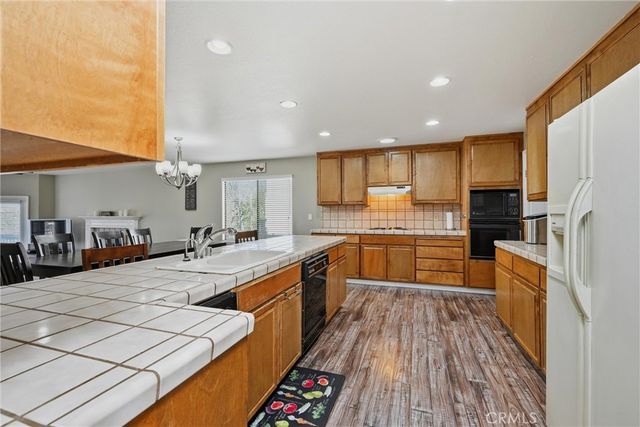 19246 N Shore Court, Hidden Valley Lake, CA 95467