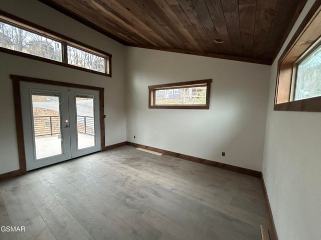 515 Woodland Drive, Gatlinburg, TN 37738