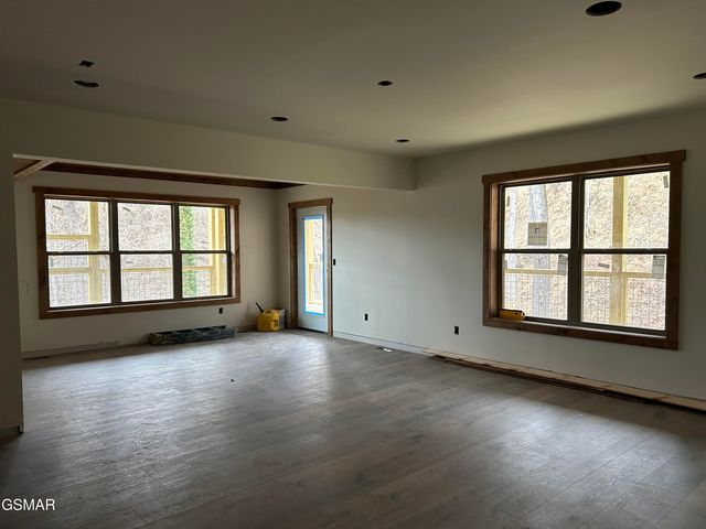 515 Woodland Drive, Gatlinburg, TN 37738