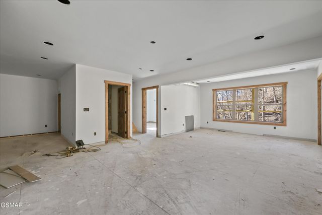 515 Woodland Drive, Gatlinburg, TN 37738