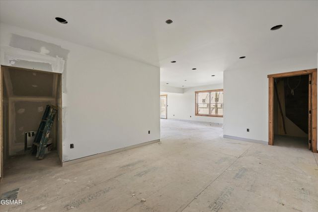 515 Woodland Drive, Gatlinburg, TN 37738