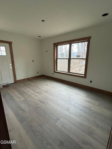 515 Woodland Drive, Gatlinburg, TN 37738