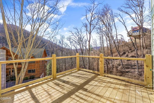 515 Woodland Drive, Gatlinburg, TN 37738