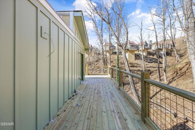 515 Woodland Drive, Gatlinburg, TN 37738