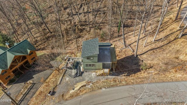 515 Woodland Drive, Gatlinburg, TN 37738