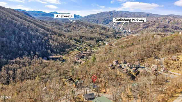 515 Woodland Drive, Gatlinburg, TN 37738