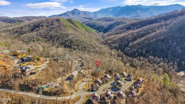 515 Woodland Drive, Gatlinburg, TN 37738