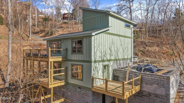 515 Woodland Drive, Gatlinburg, TN 37738