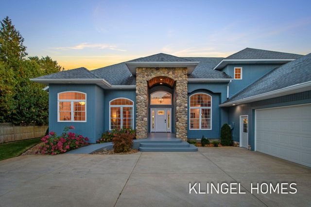 3315 Memorial Drive, Muskegon, MI 49445