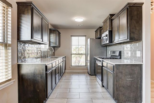 19704 Forsythe Drive, Edmond, OK 73012