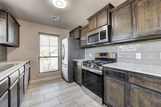 19704 Forsythe Drive, Edmond, OK 73012