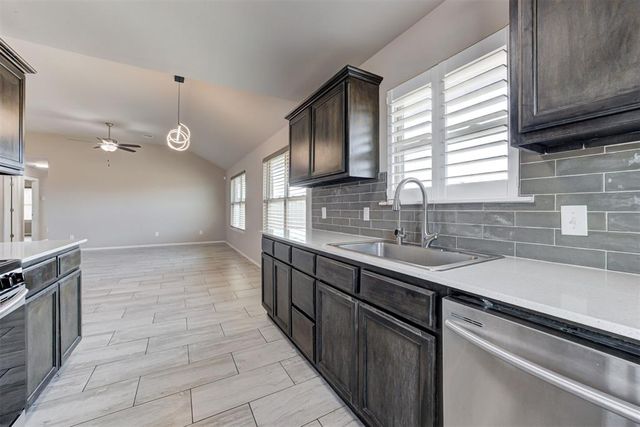 19704 Forsythe Drive, Edmond, OK 73012