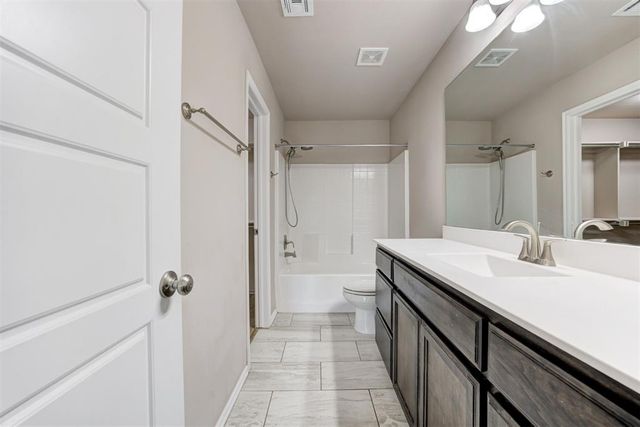 19704 Forsythe Drive, Edmond, OK 73012