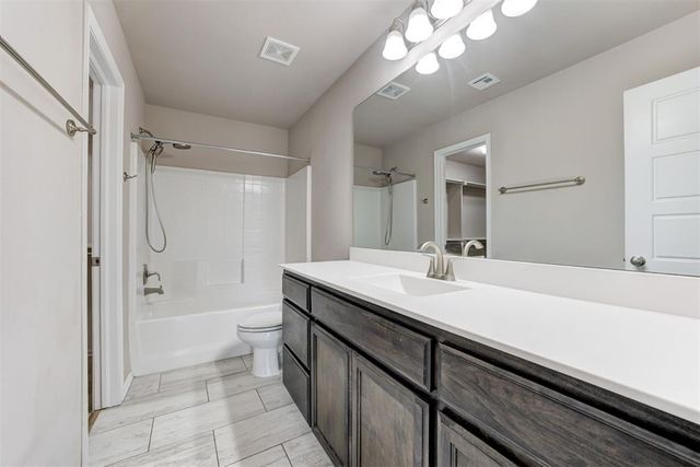 19704 Forsythe Drive, Edmond, OK 73012