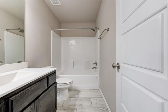 19704 Forsythe Drive, Edmond, OK 73012