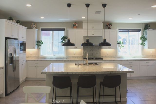 22 Noble, Pomona, CA 91766