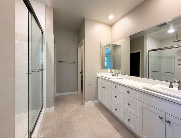 22 Noble, Pomona, CA 91766